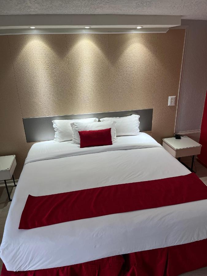 Travelodge By Wyndham Orlando At Heart Of International Drive Exterior photo