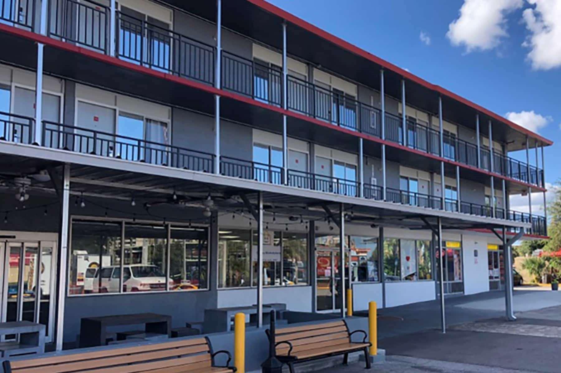 Travelodge By Wyndham Orlando At Heart Of International Drive Exterior photo