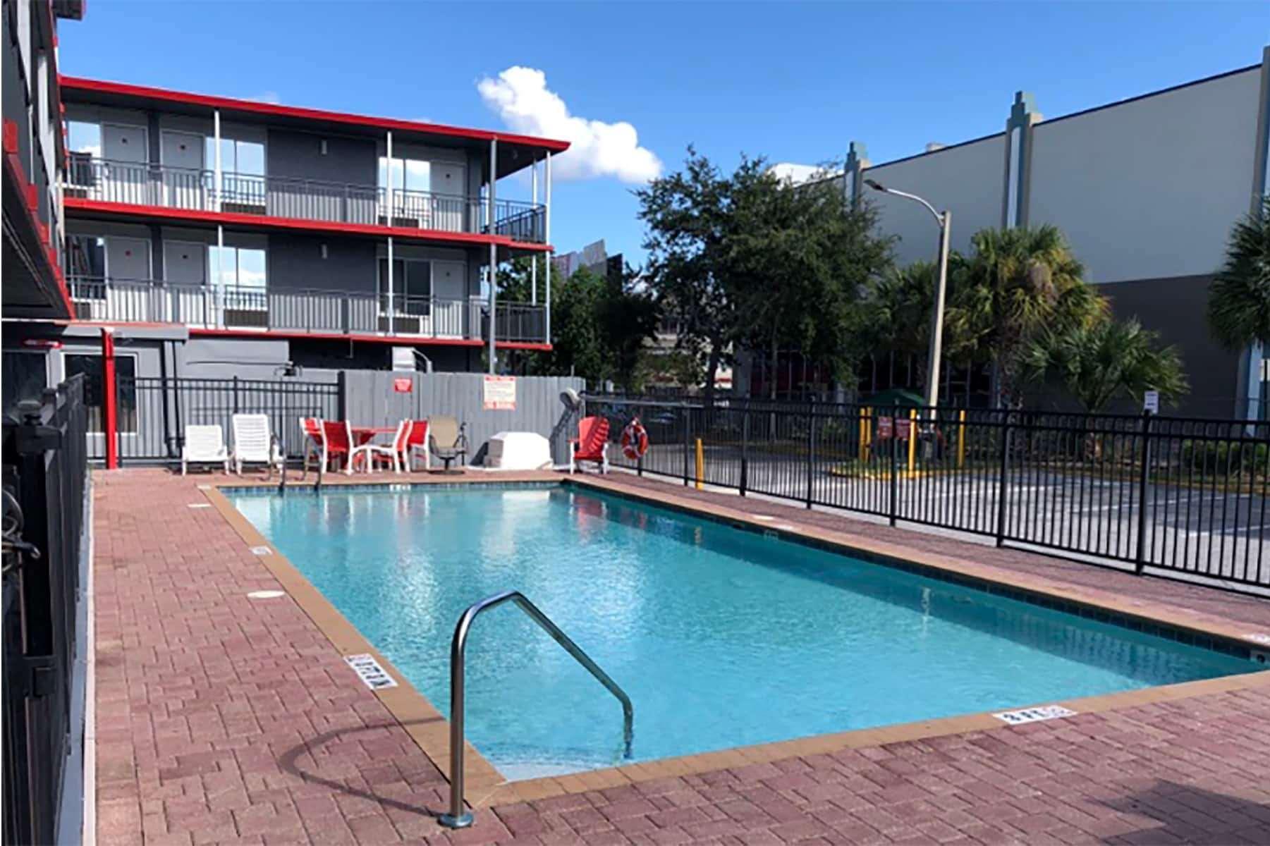 Travelodge By Wyndham Orlando At Heart Of International Drive Exterior photo