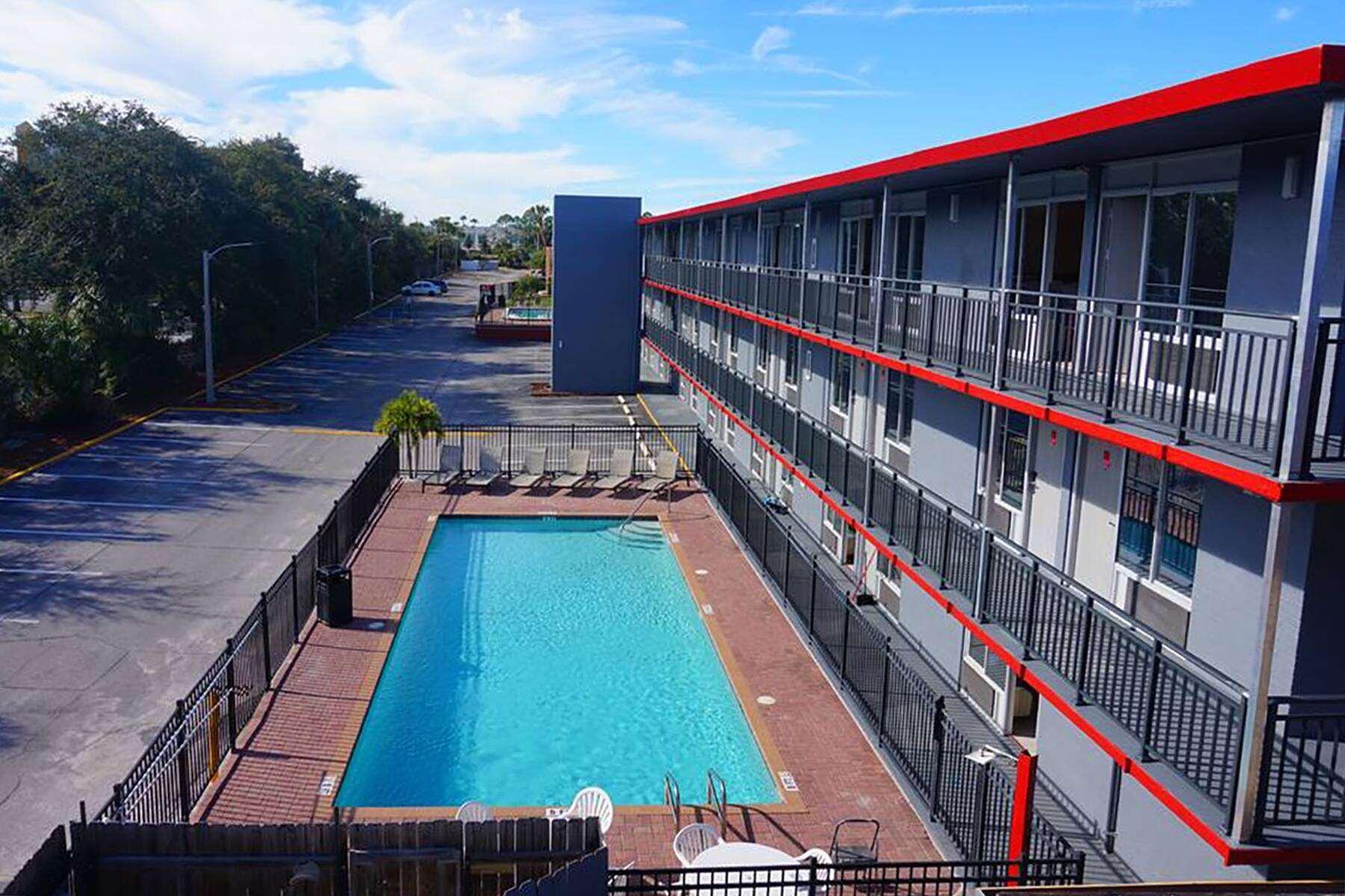 Travelodge By Wyndham Orlando At Heart Of International Drive Exterior photo
